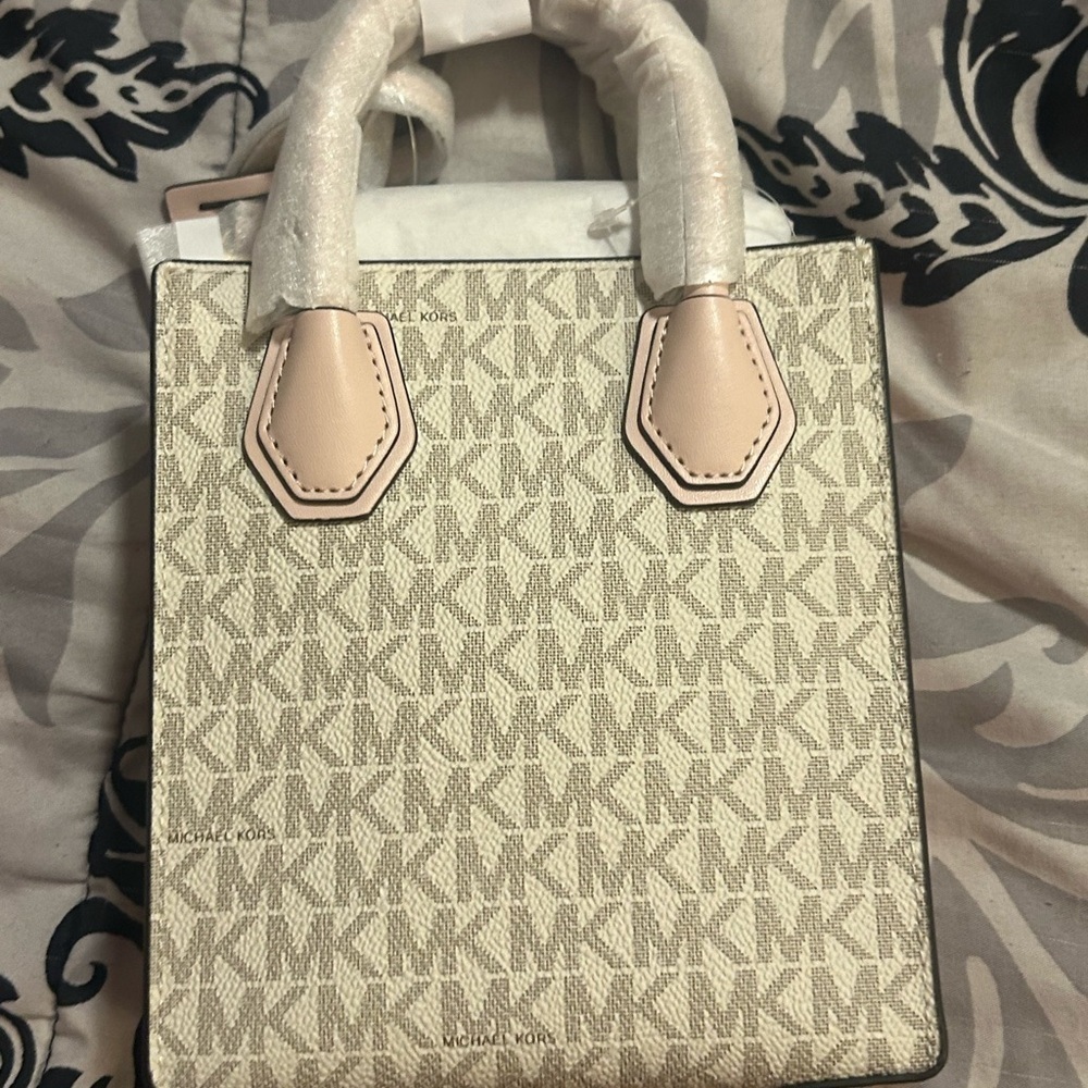 Michael kors xs Mercer bag cross body - Picture 6 of 9